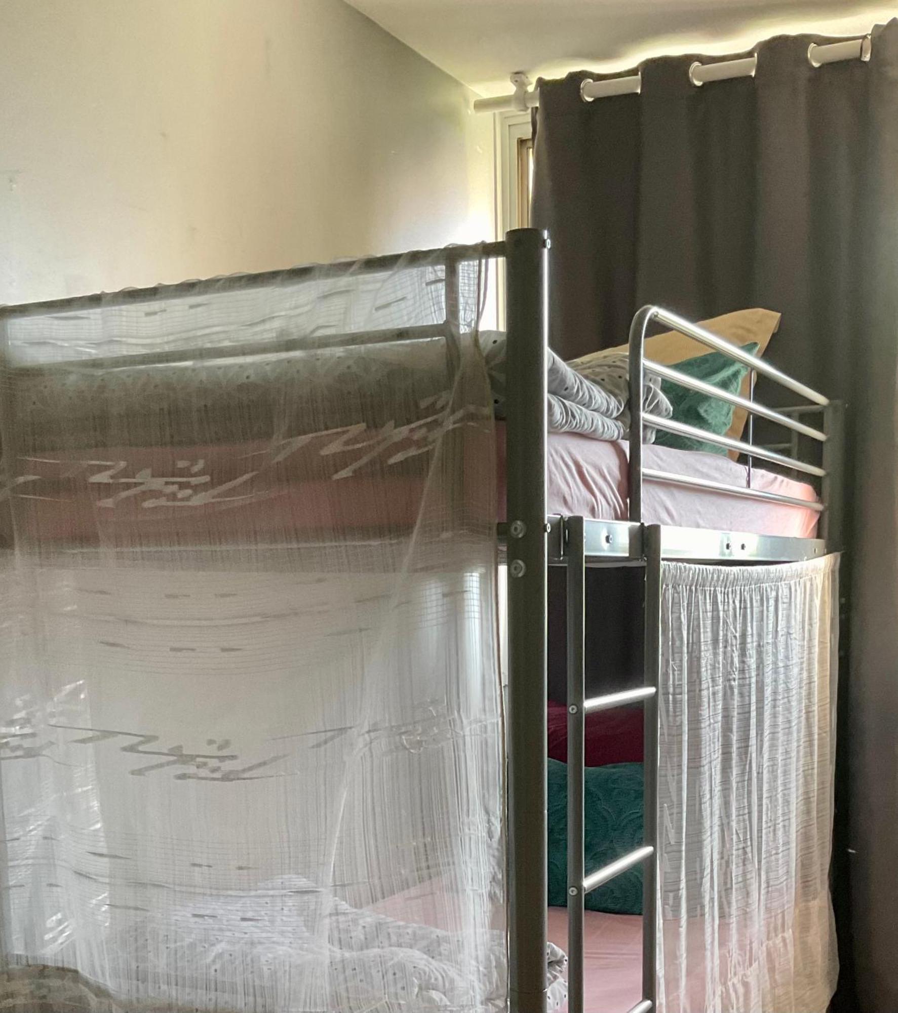 Female-Dortoir Femme -Dorm Shared Room Paris Bobigny Exterior foto
