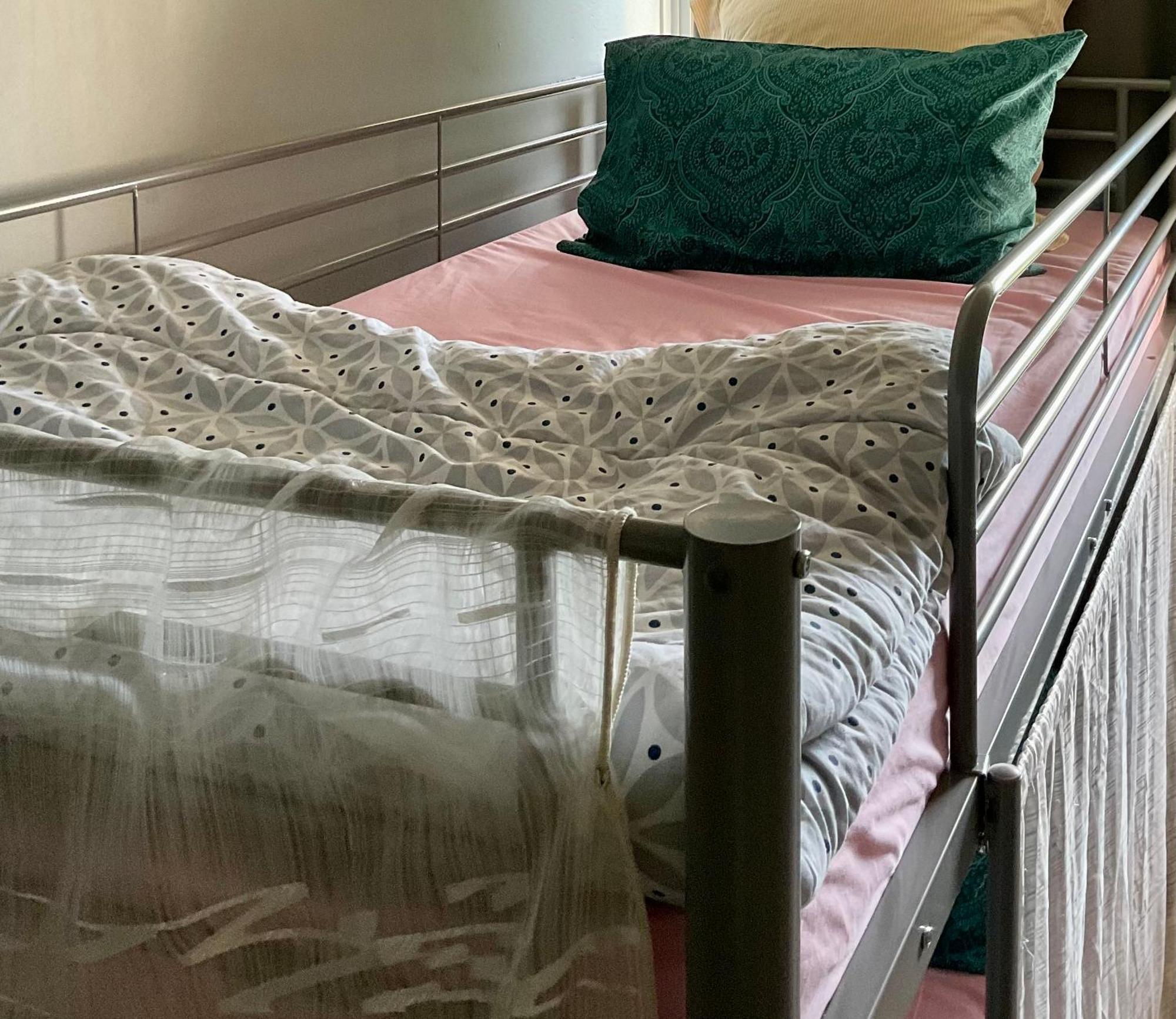 Female-Dortoir Femme -Dorm Shared Room Paris Bobigny Exterior foto