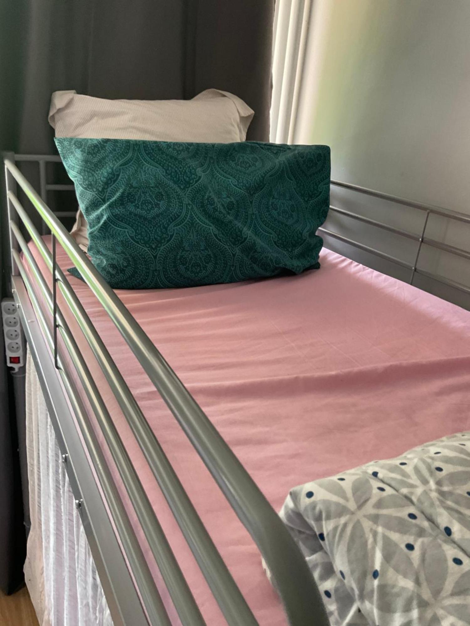 Female-Dortoir Femme -Dorm Shared Room Paris Bobigny Exterior foto